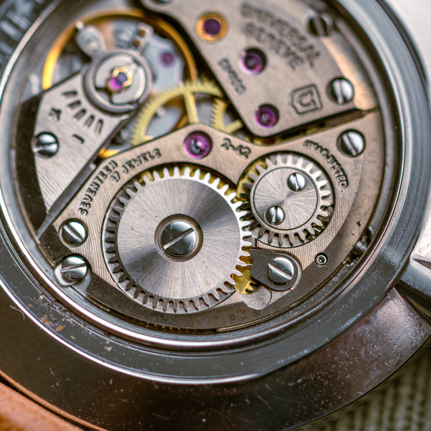 Universal Genève Extra Slim