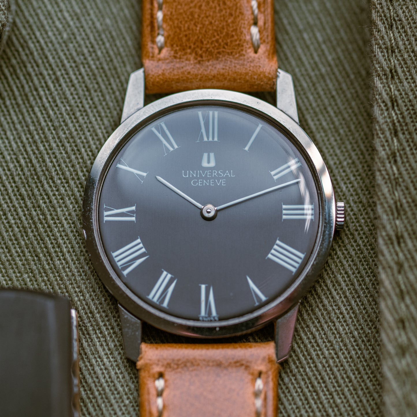Universal Genève Extra Slim