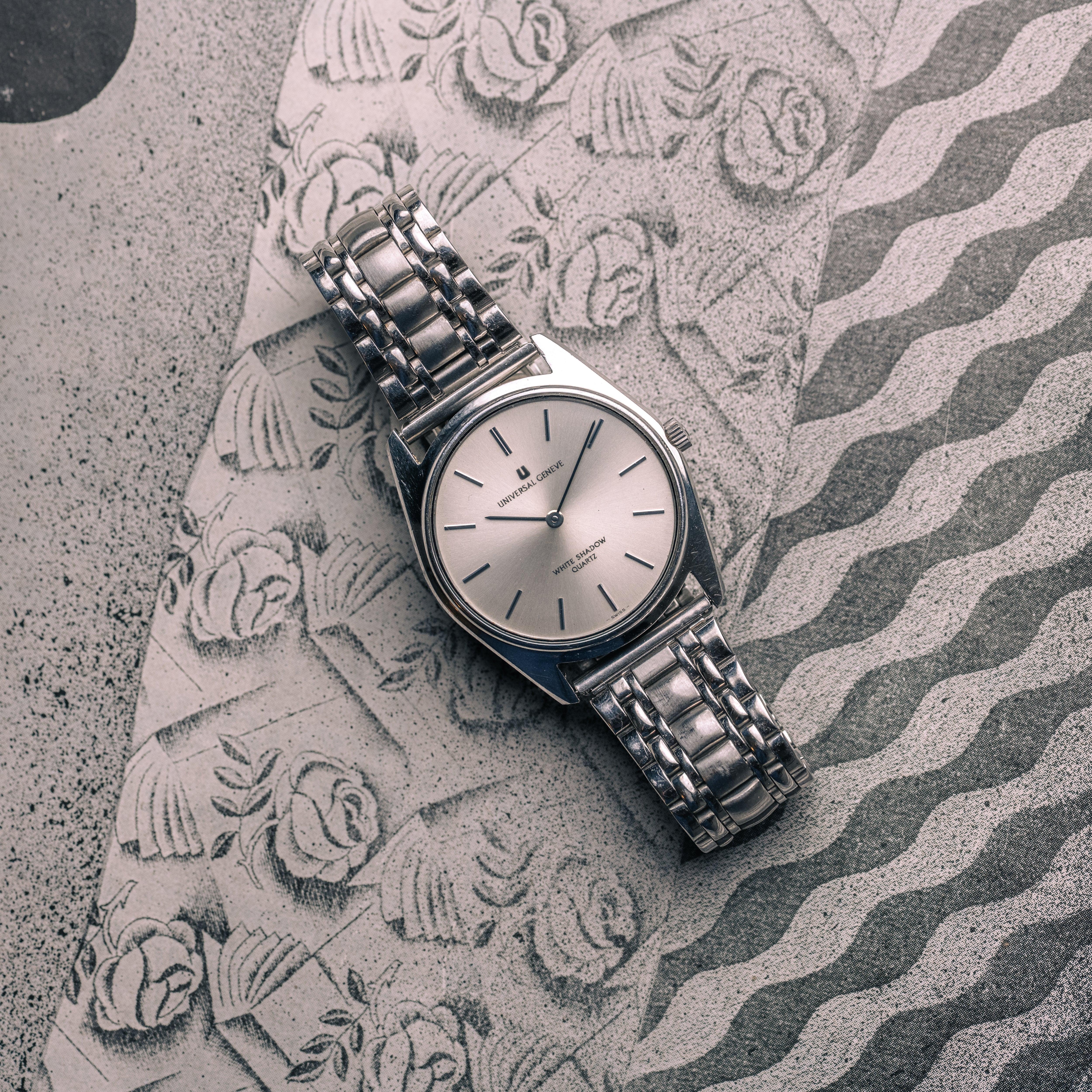 Universal white shadow quartz – WatchArch