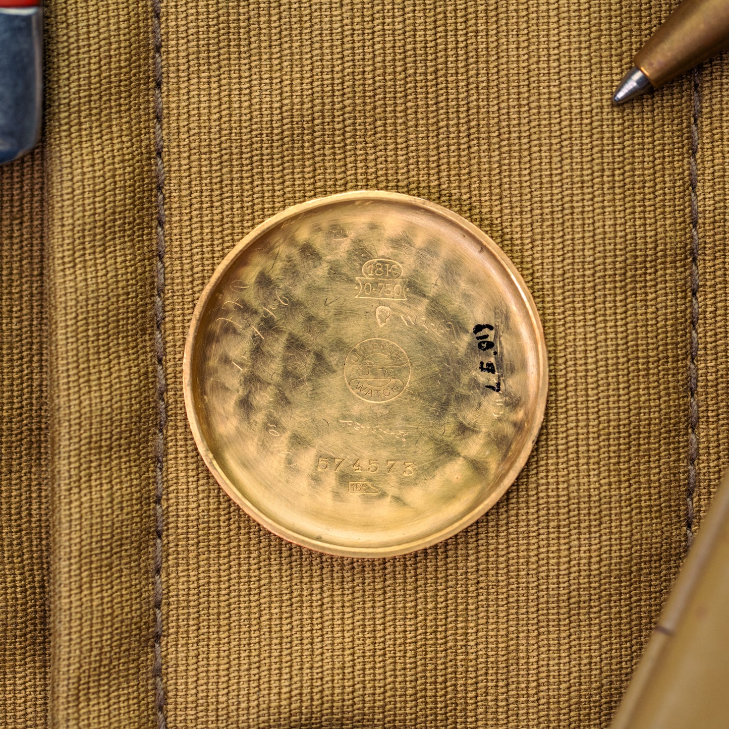 Universal Genève Compur or jaune 18kt