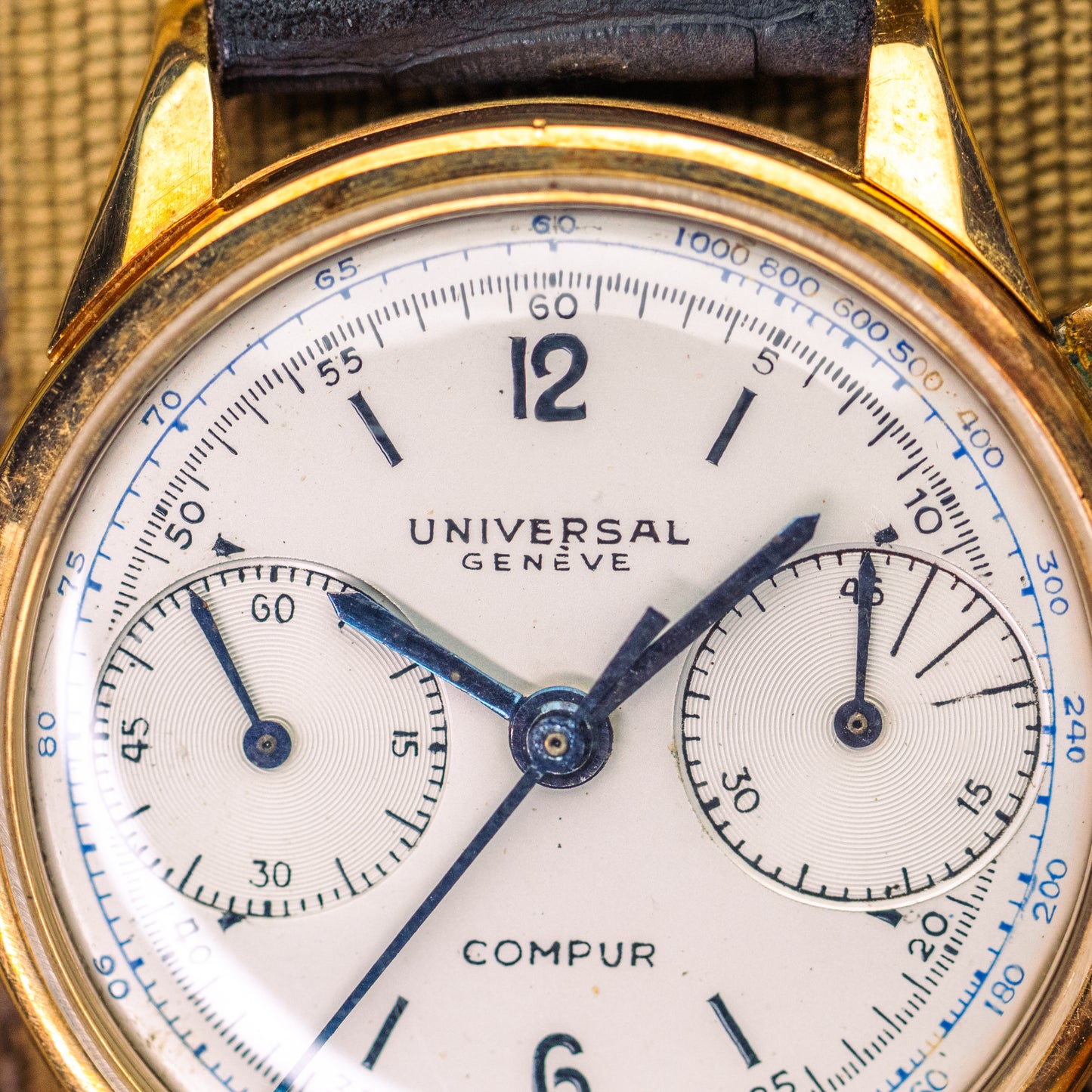Universal Genève Compur or jaune 18kt