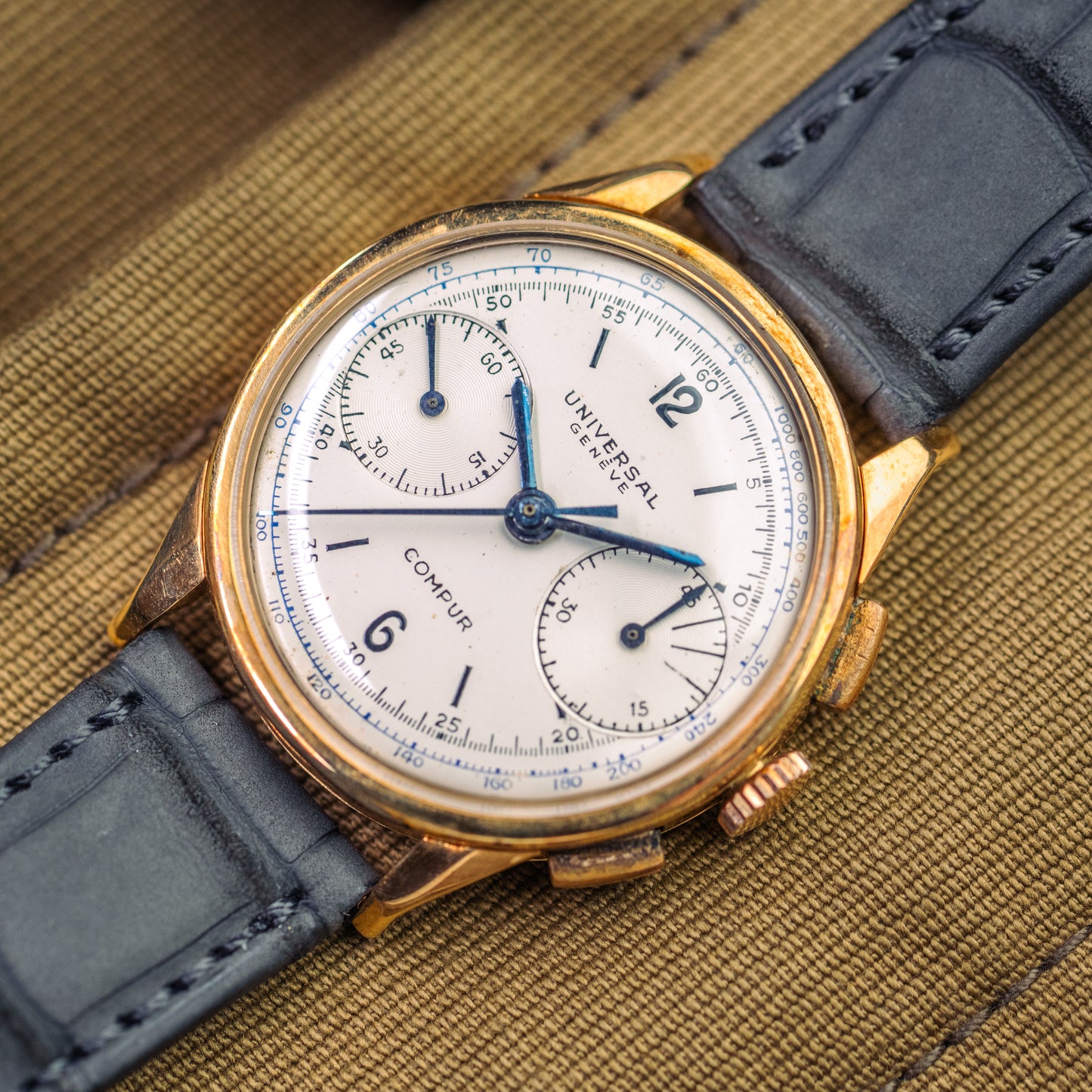 Universal Genève Compur or jaune 18kt