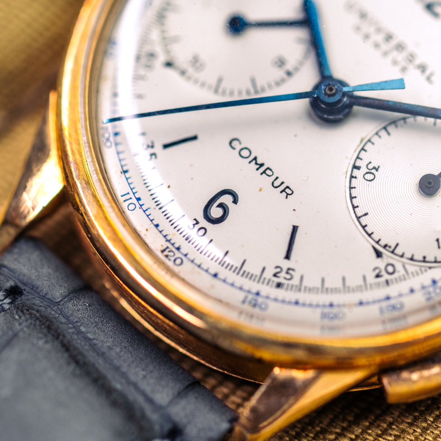 Universal Genève Compur or jaune 18kt