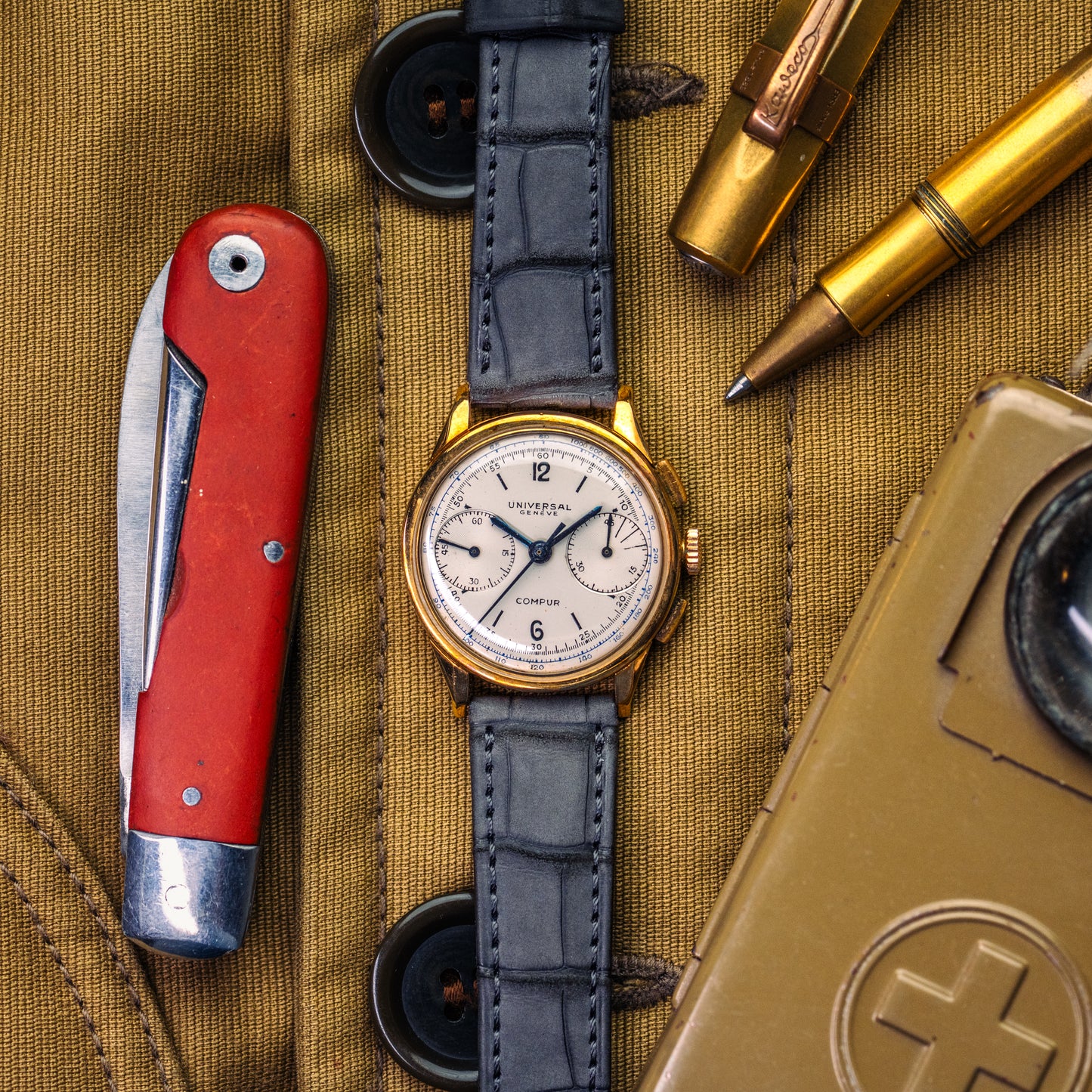 Universal Genève Compur or jaune 18kt