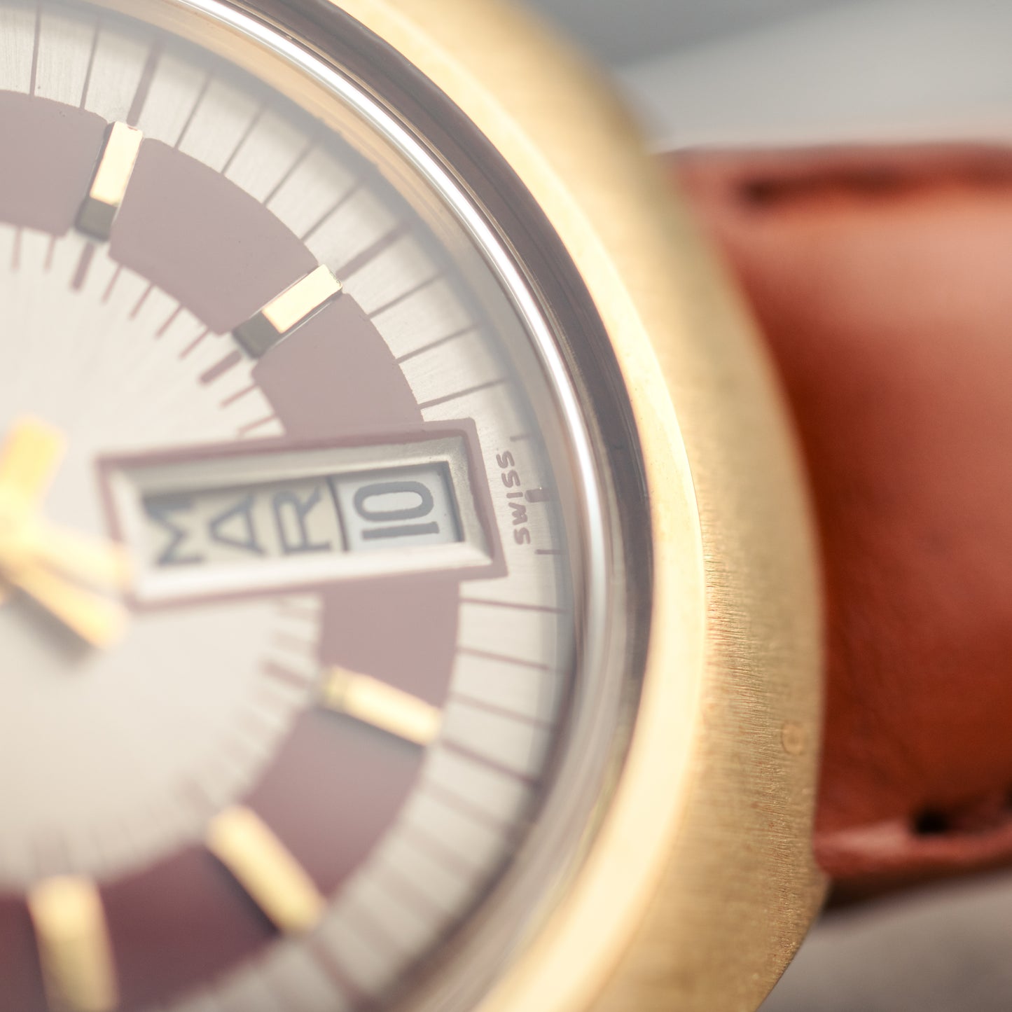 Orano Day Date rouge NOS