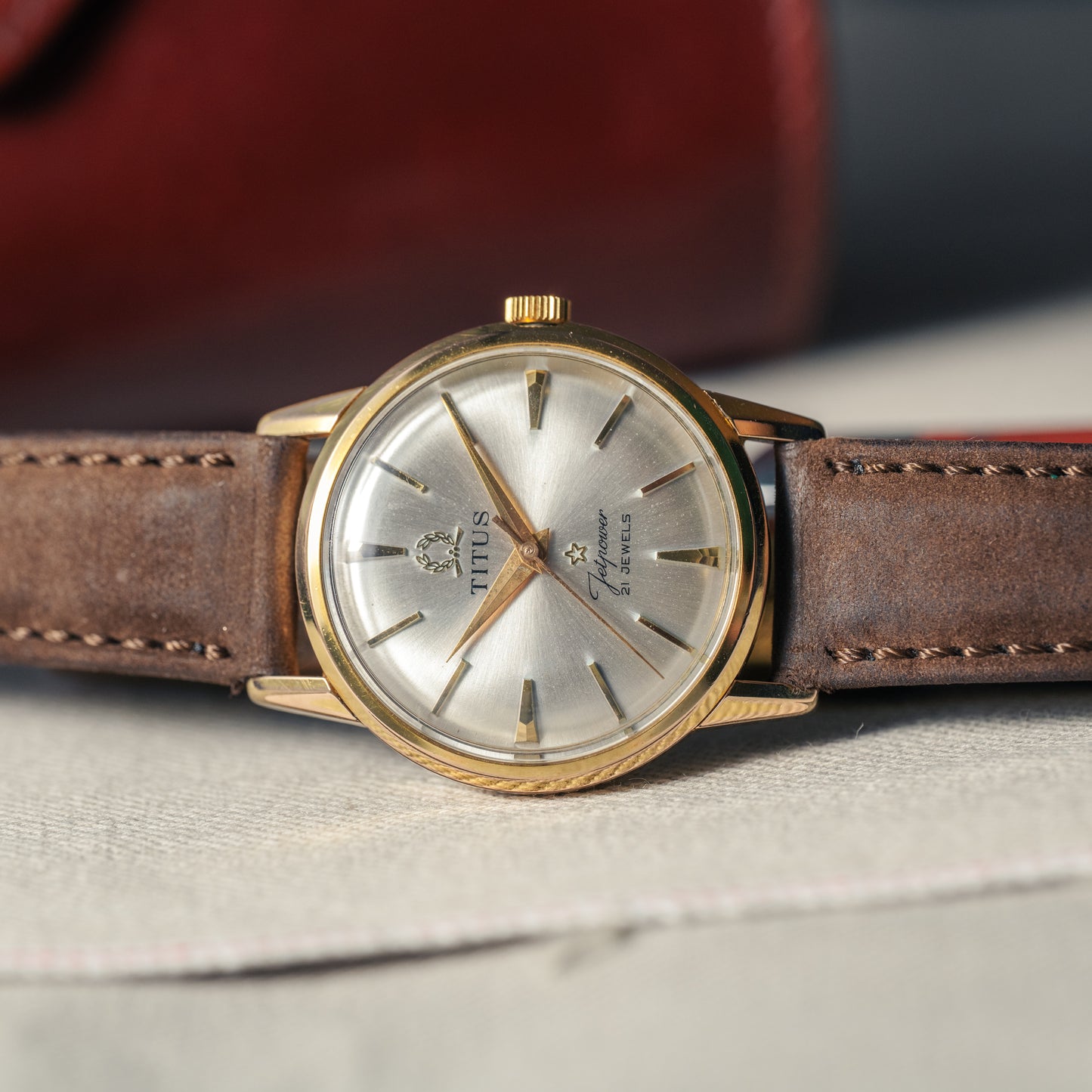 Titus Telstar plaquée or jaune