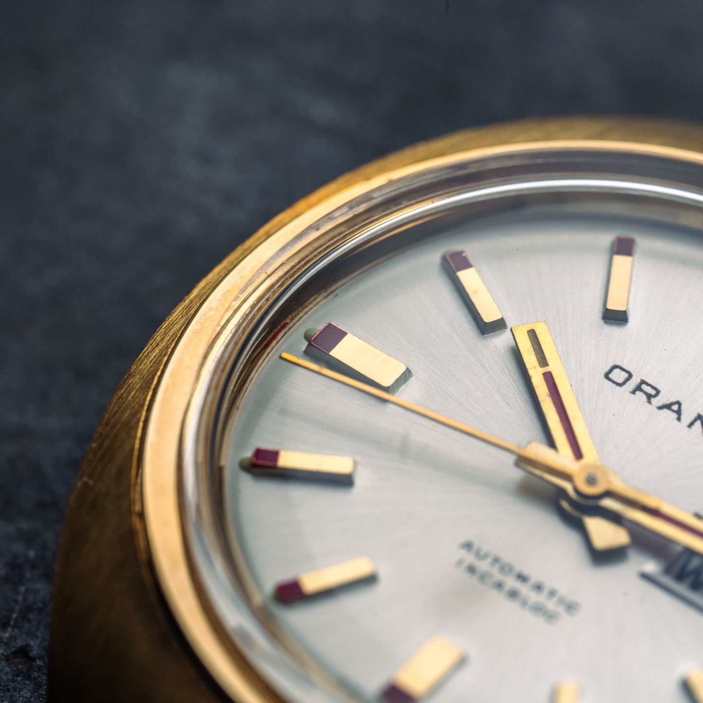 Orano tonneau plaquée or