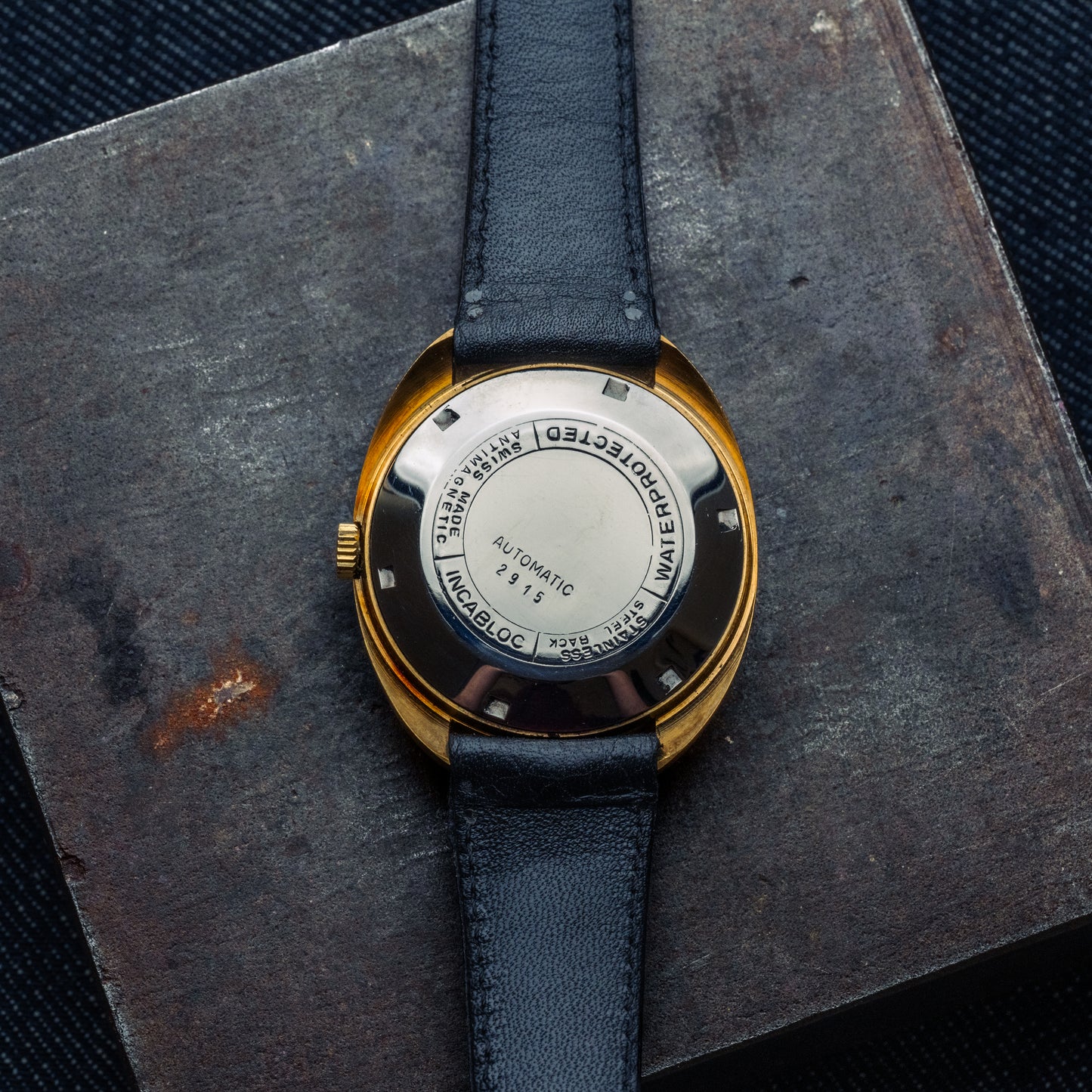 Orano tonneau plaquée or