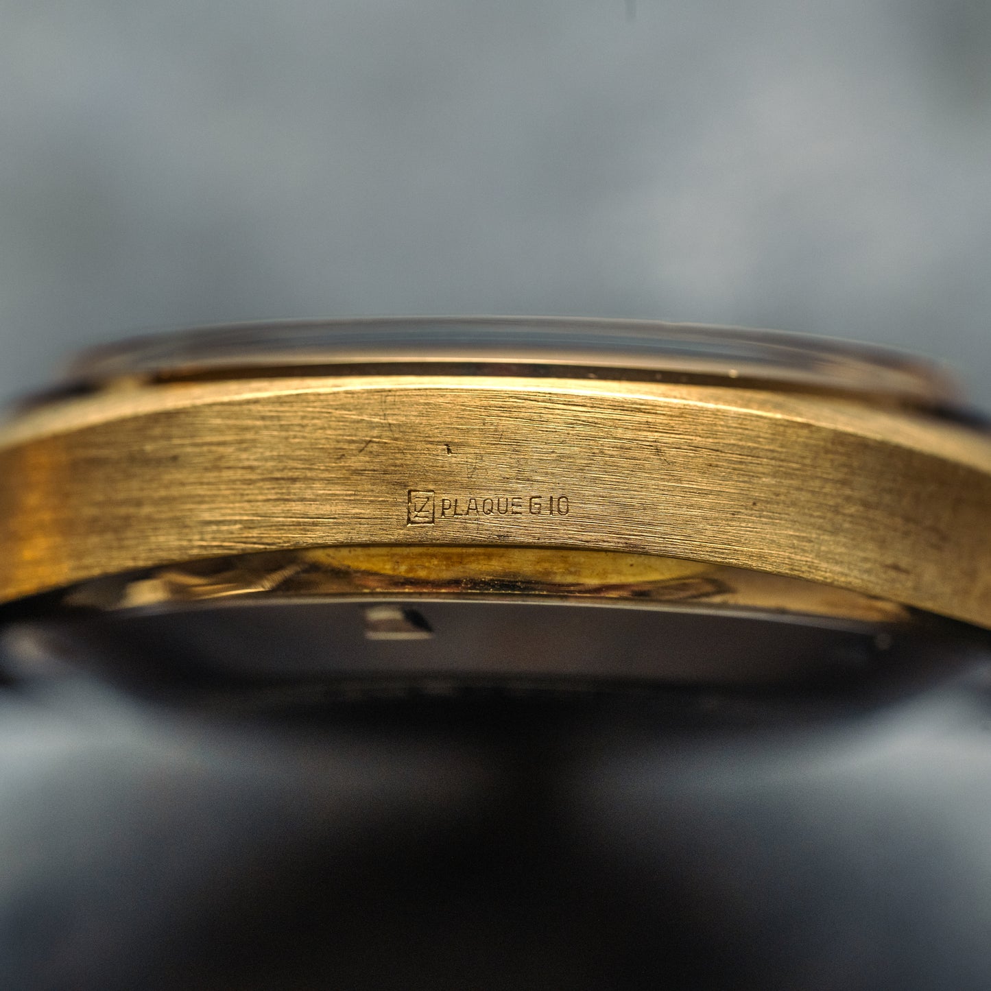 Orano tonneau plaquée or