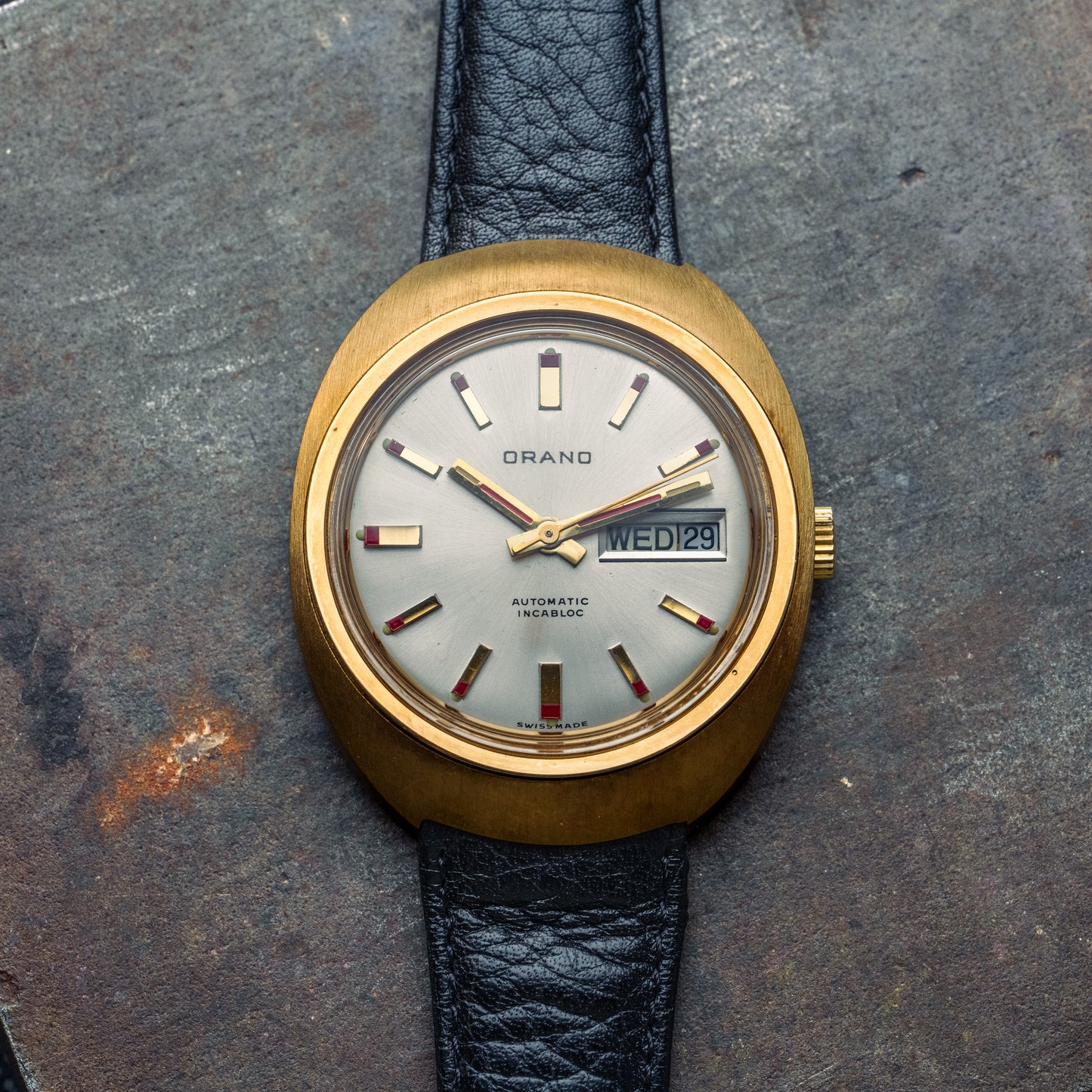 Orano tonneau plaquée or