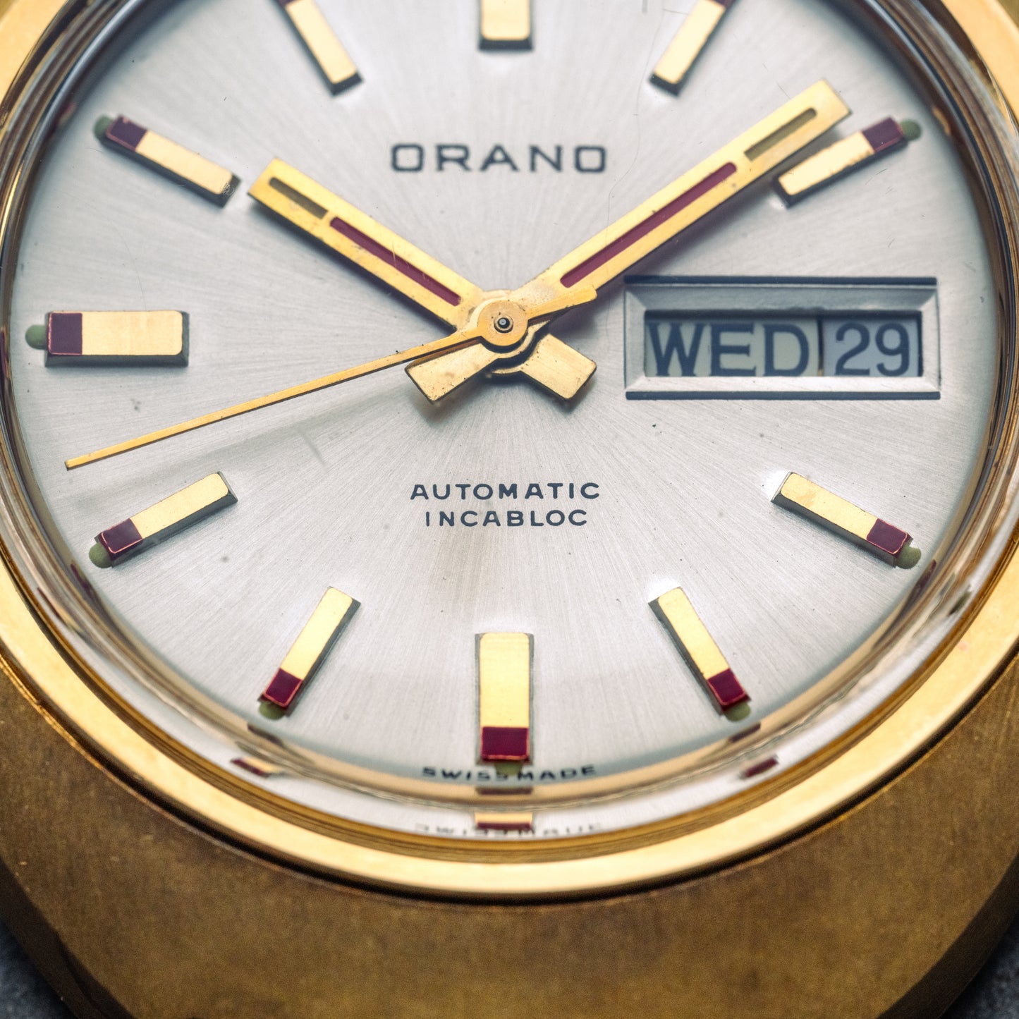 Orano tonneau plaquée or