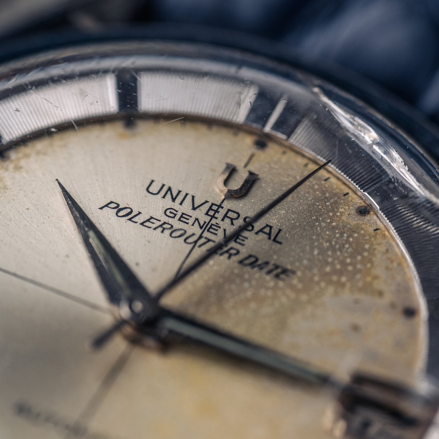 Universal Genève Polerouter Date