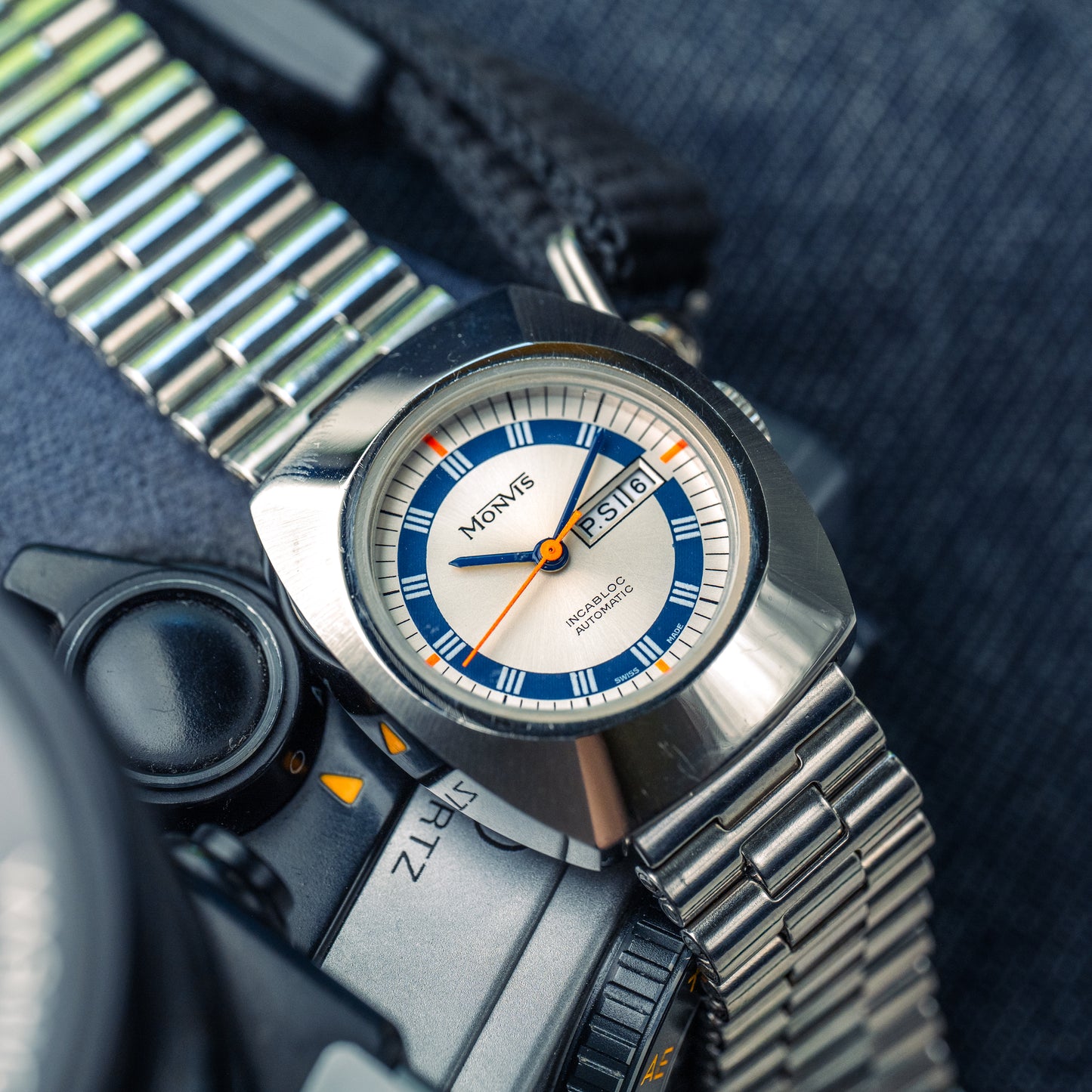MONVIS AUTOMATIC INCABLOC NOS