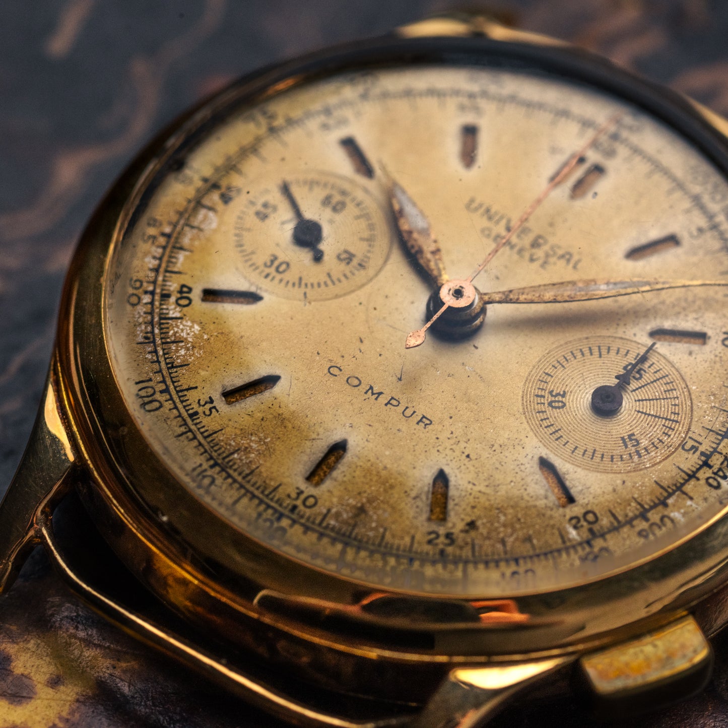 Universal Genève Compur or 18 carats