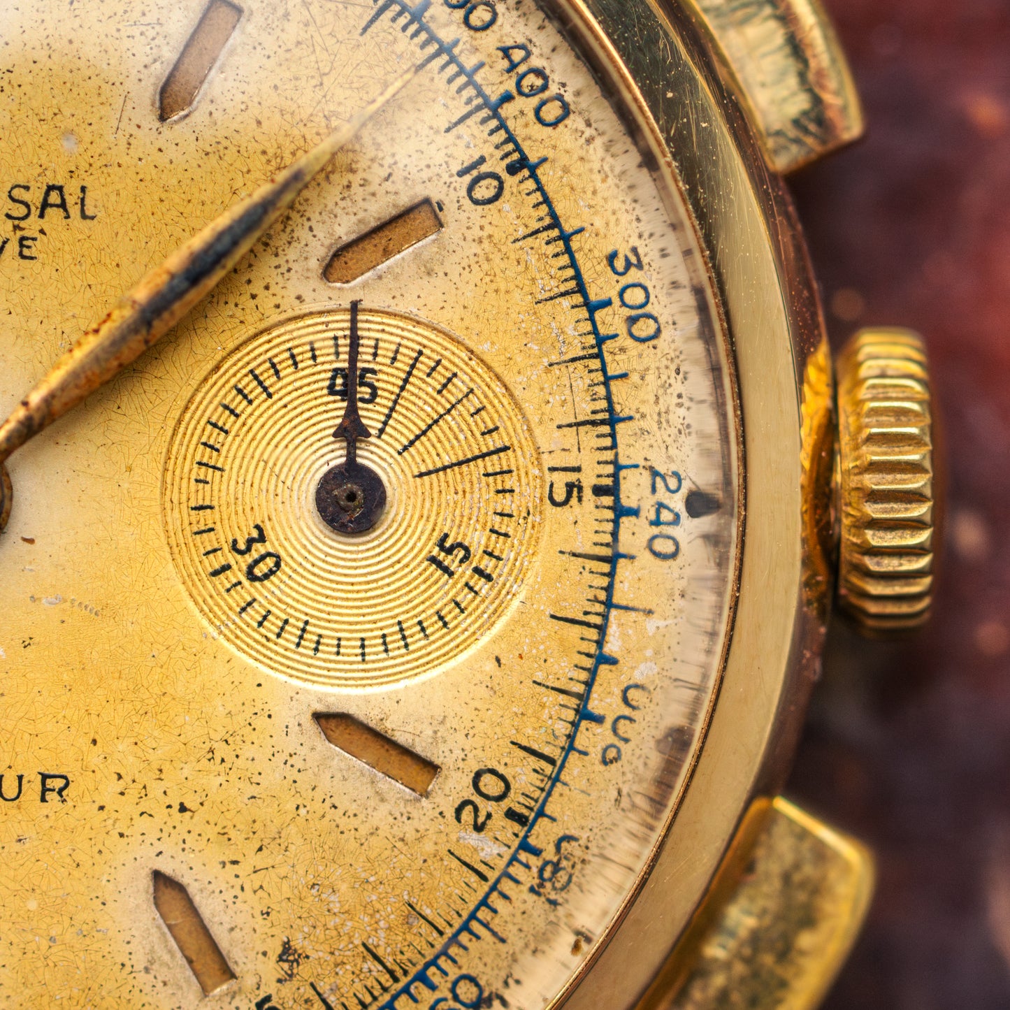 Universal Genève Compur or 18 carats