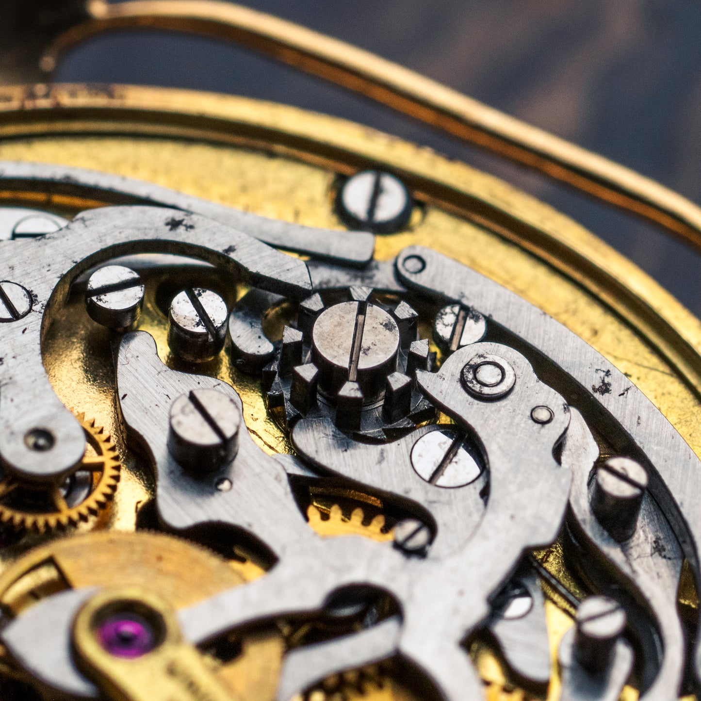 Universal Genève Compur or 18 carats