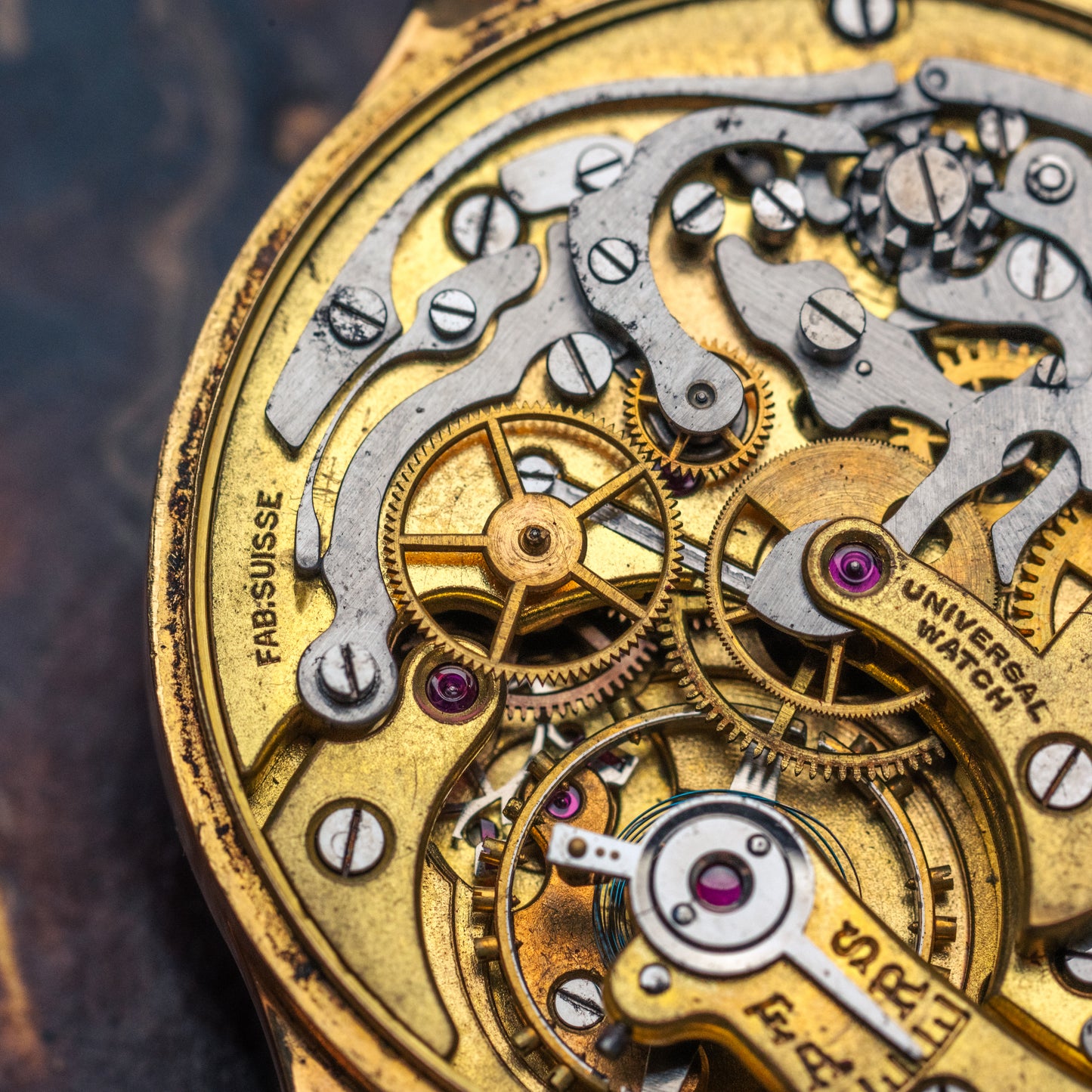 Universal Genève Compur or 18 carats