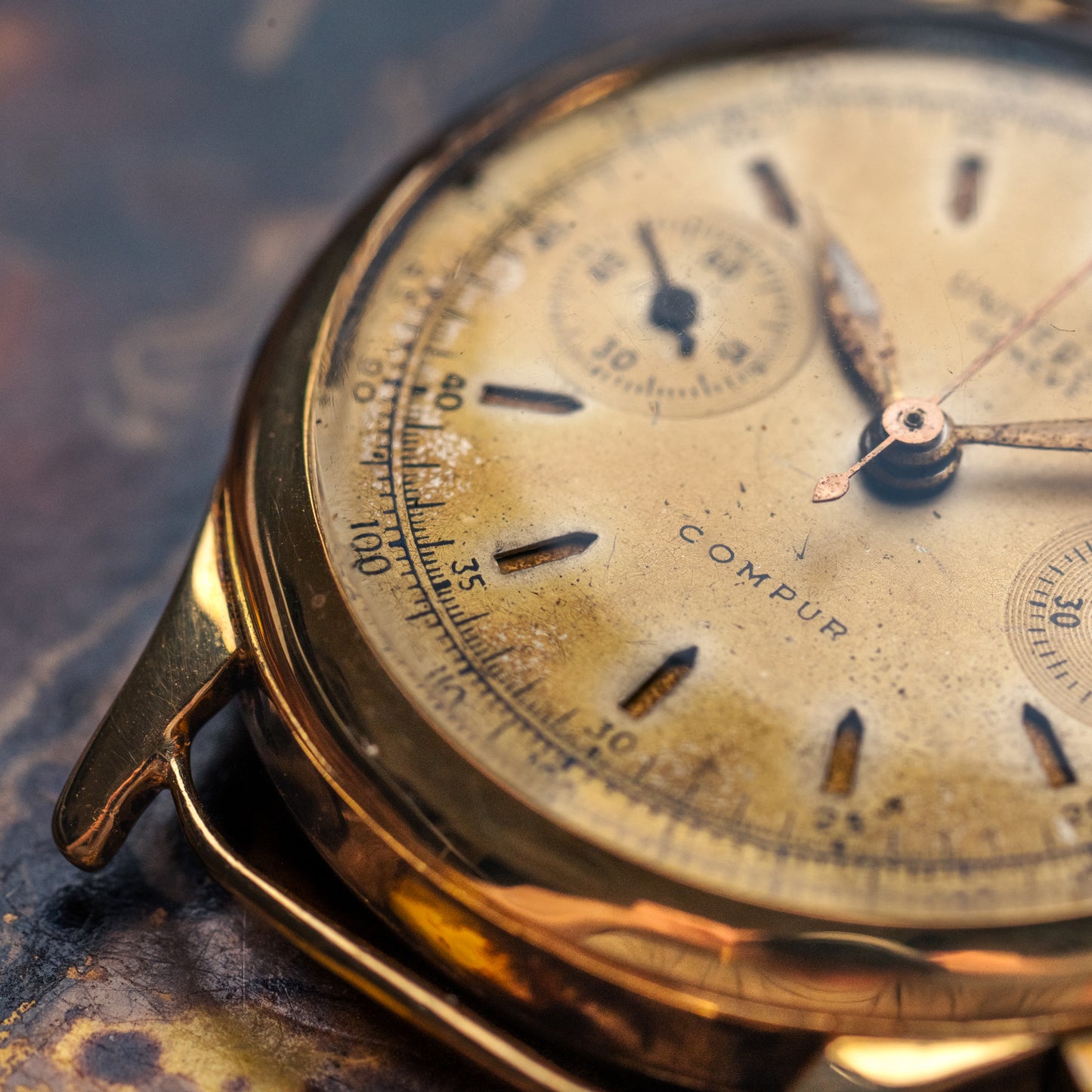 Universal Genève Compur or 18 carats